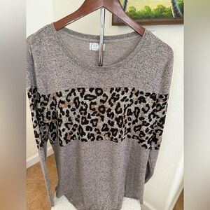 Maurices Leopard Print Long Sleeve Top - Gray and Black